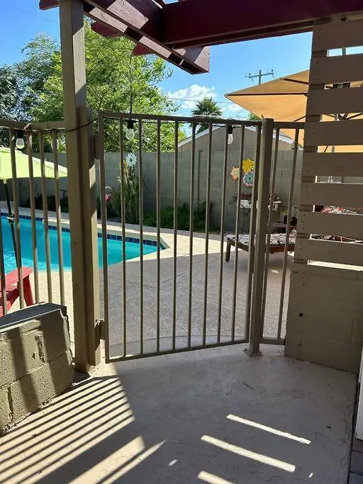 Encanto Cactus Flower Casita Phoenix 0*,